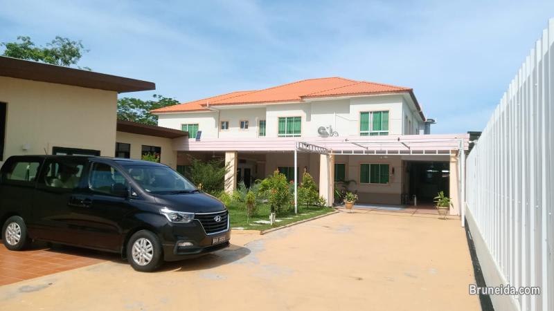 LUXURIOUS, EXECUTIVE HOUSE FOR SALE /BUSINESS TAKEOVER - image 3