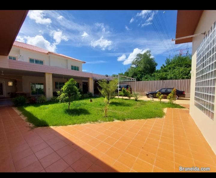 LUXURIOUS, EXECUTIVE HOUSE FOR SALE /BUSINESS TAKEOVER - image 5