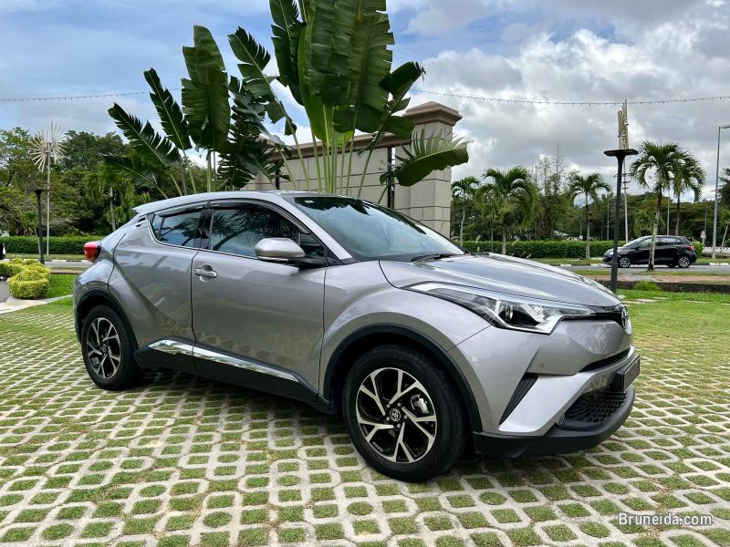 TOYOTA CHR - STYLISH AND RELIABLE CAR - image 2