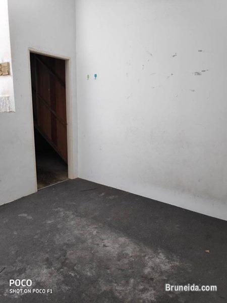 Sharing house but separate everything - image 2