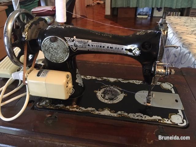 Sewing Machine - image 2