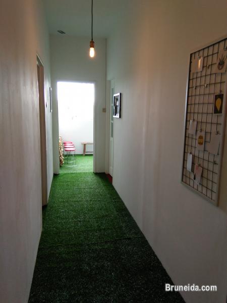 Co-working spaces, flexi desks and private offices for rent - image 4