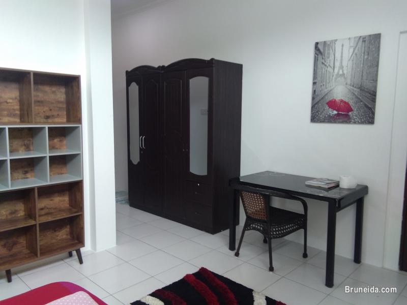 Private Master Room ensuite - image 3