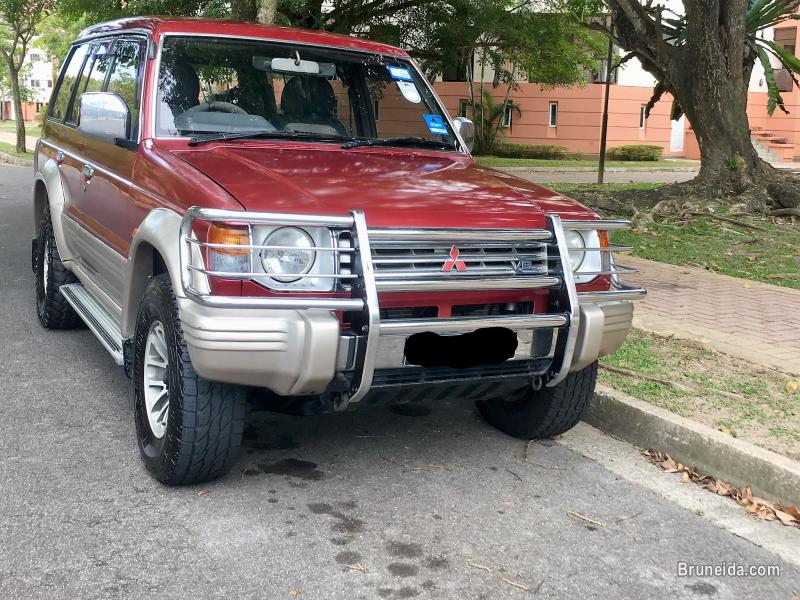 Mitsubishi Pajero (1991) 3. 0 V6 - image 1