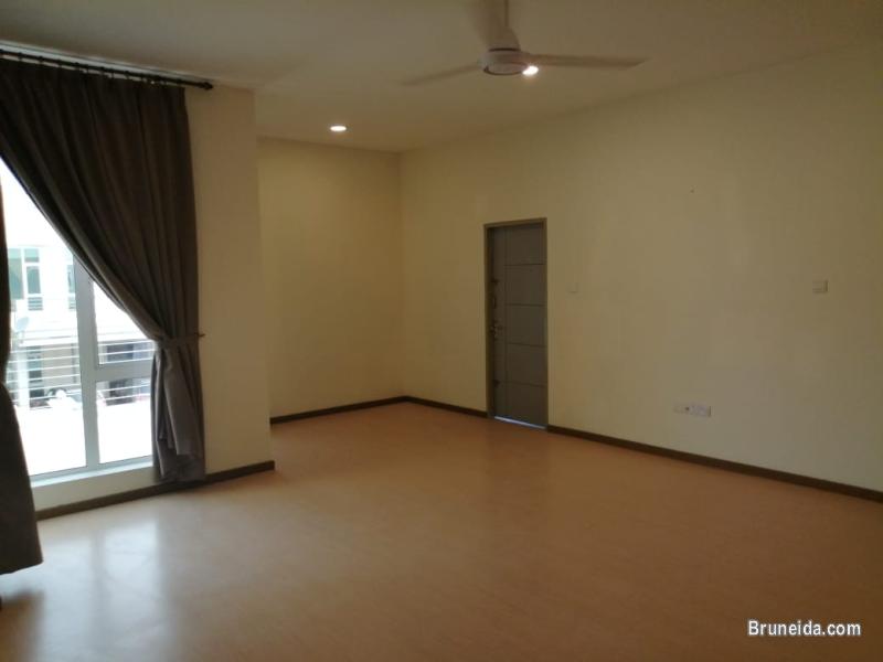 terrace middle house for rent - image 2