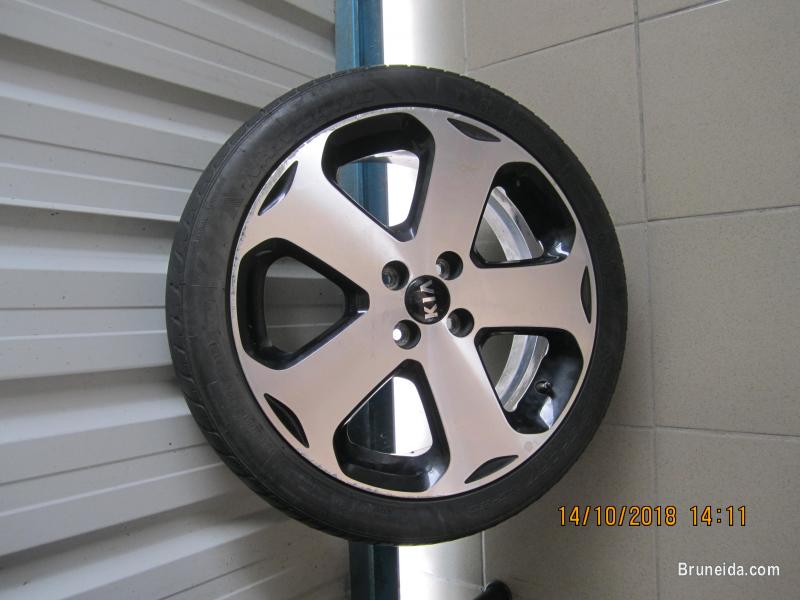 Pictures of OEM Kia Rio Rims with tyres For Sale