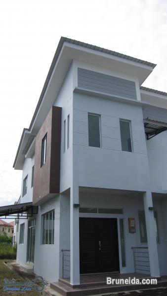 2-storey Detached House FOR RENT - image 3