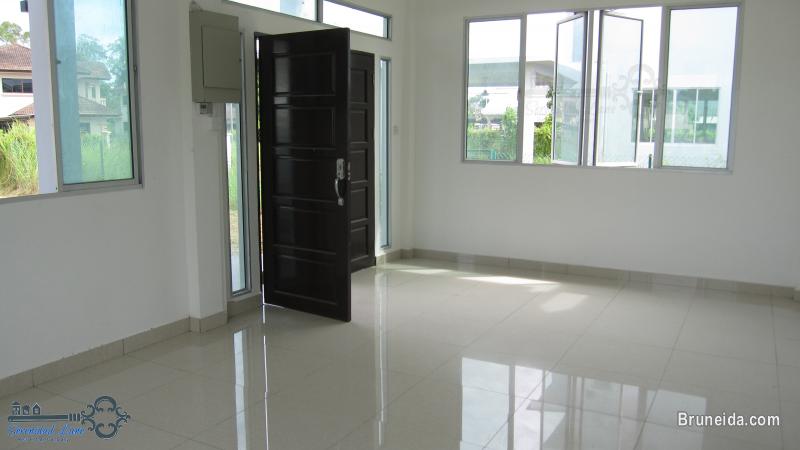 2-storey Detached House FOR RENT - image 4