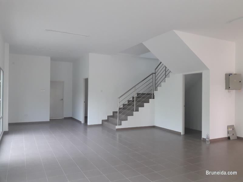TERRACE HOUSE FOR RENT - image 3