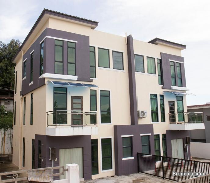 3-STOREY SEMI-D HOUSE FOR SALE - image 2