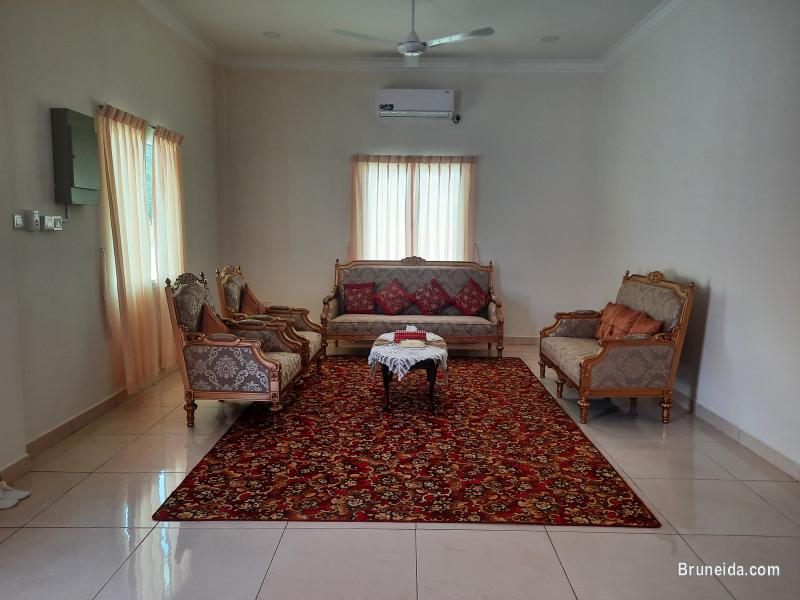 HOUSE FOR RENT - image 3