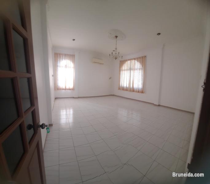 HOUSE FOR RENT - image 3