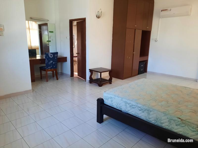 HOUSE FOR RENT - image 6