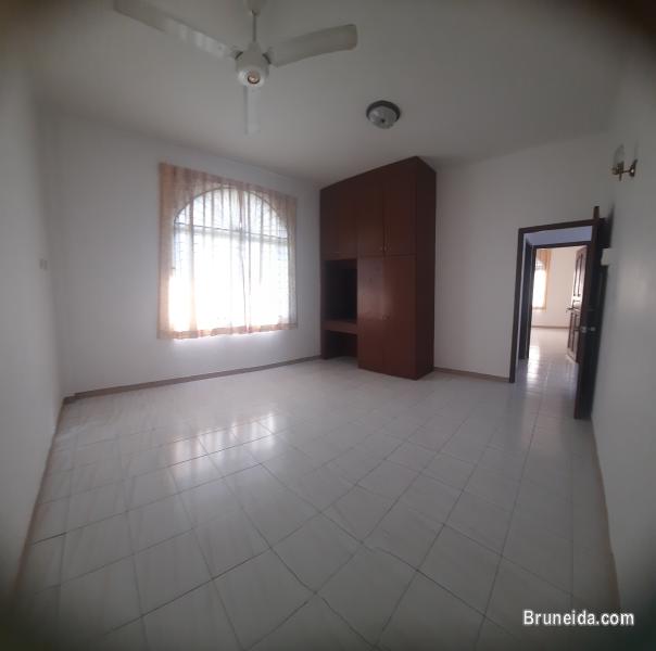 HOUSE FOR RENT - image 8