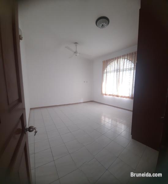 HOUSE FOR RENT - image 9