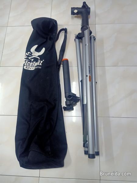 ICETOOLZ E138 PROFESSIONAL REPAIR STAND - image 4