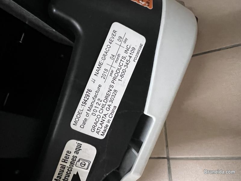 Graco 4ever baby car seat. - image 3