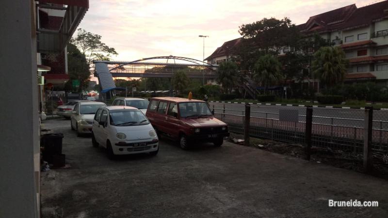 ROOM FOR RENT - image 2