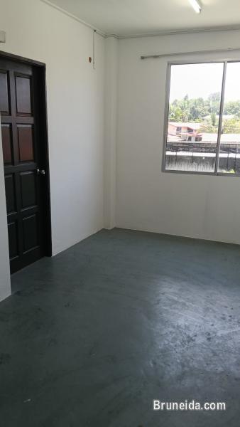Office/tuition room for rent @ Salambigar same building as Jolibee..Rent is still NEGO - image 8