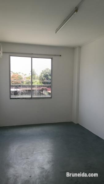 Office/tuition room for rent @ Salambigar same building as Jolibee..Rent is still NEGO - image 9
