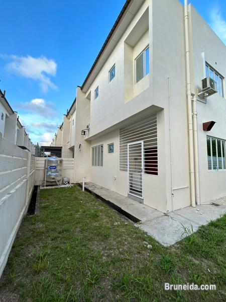 Corner Terrace 2 Storey House - image 3