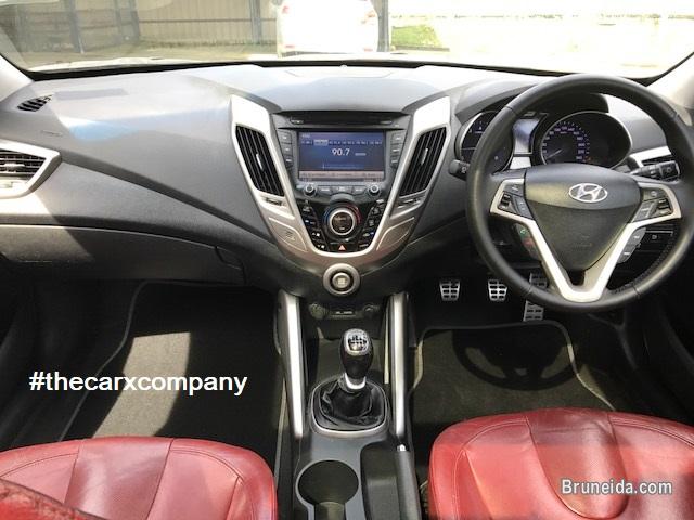 Hyundai Veloster 1. 6 manual model2012 - image 5