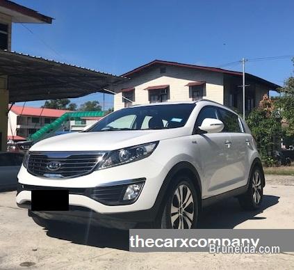 Kia sportage 2. 4 auto AWD model2011 - image 2