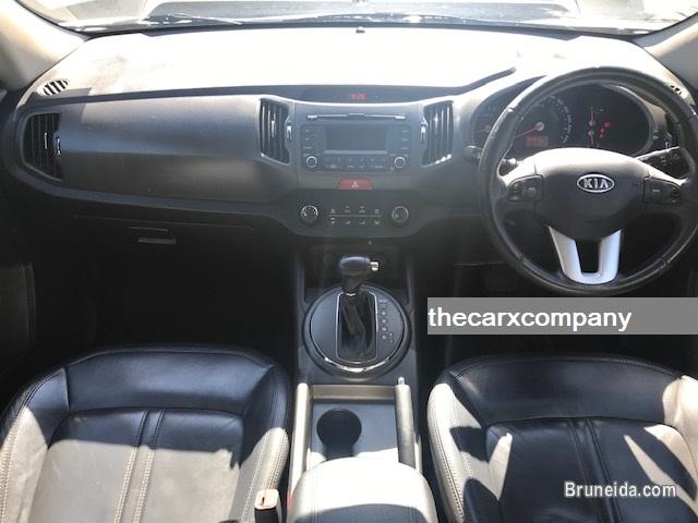 Kia sportage 2. 4 auto AWD model2011 - image 4