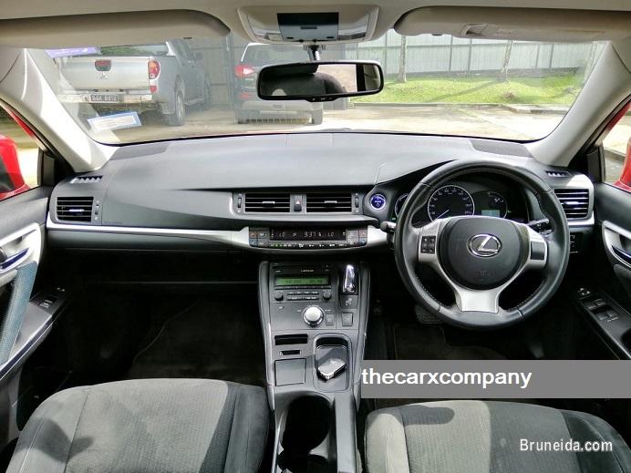 Lexus CT200H 1. 8 auto model2011 (Brunei used cars) - image 4