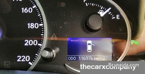 Lexus CT200H 1. 8 auto model2011 (Brunei used cars) - image 5
