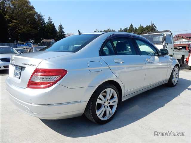 Mercedes-Benz C-Class 2009 - image 1