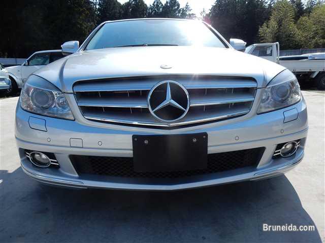 Mercedes-Benz C-Class 2009 - image 2