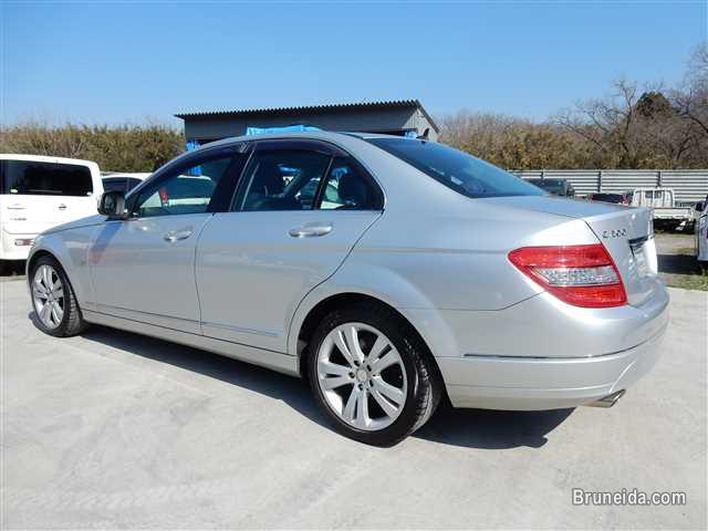 Mercedes-Benz C-Class 2009 - image 3