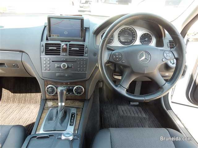 Mercedes-Benz C-Class 2009 - image 4