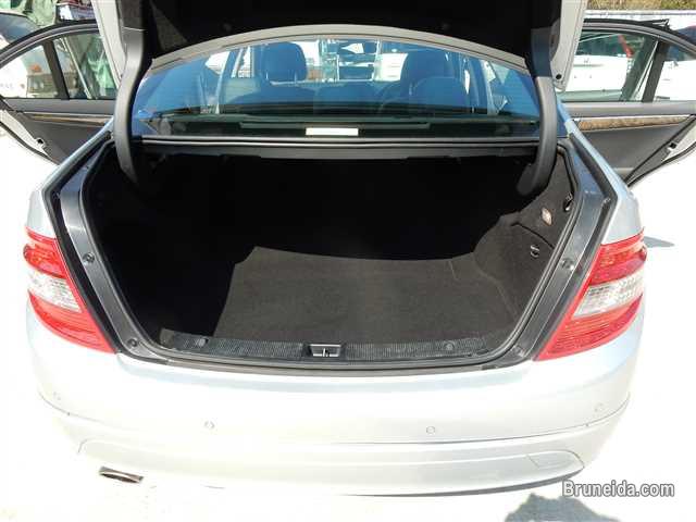 Mercedes-Benz C-Class 2009 - image 6