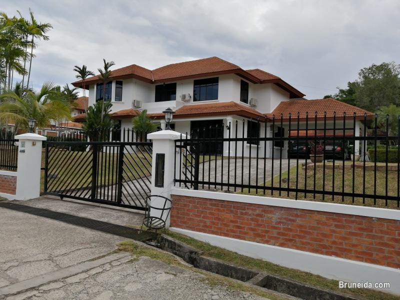Picture of Large Detached House For Sale in Jerudong