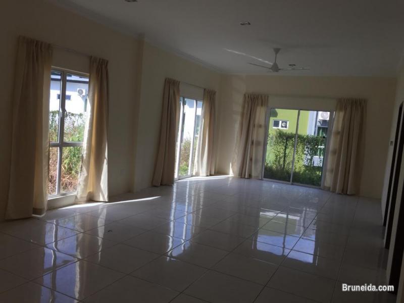 Comfy Home Real Estate - 2 storey corner terrace p/furnished - image 2