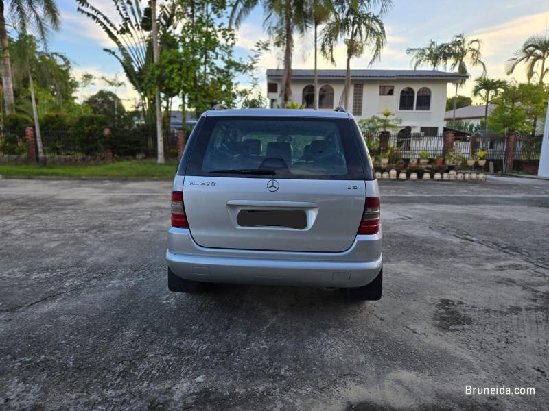 Mercedes ML270 - image 5