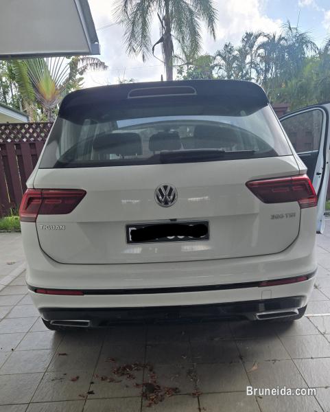 Volkswagen Tiguan R-Line - image 2