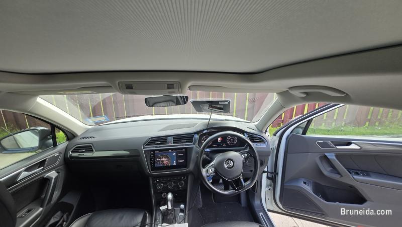 Volkswagen Tiguan R-Line - image 3