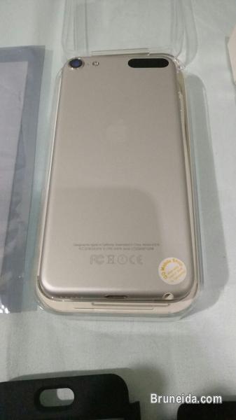 Original, Used, 1 Year old, Apple Ipod Touch 6th Gen, 64GB, Silve - image 2