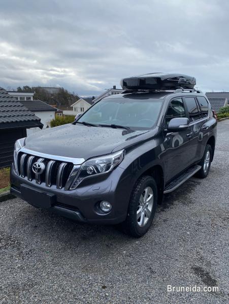 Pictures of Toyota Land Cruiser 3. 0 D-4D, 5 seats