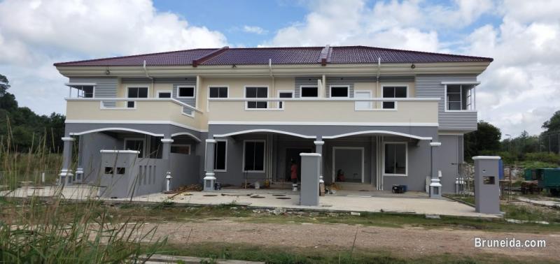 HOUSE FOR SALE - 2 UNITS LEFT!! ( MIDDLE HOUSE) - image 3