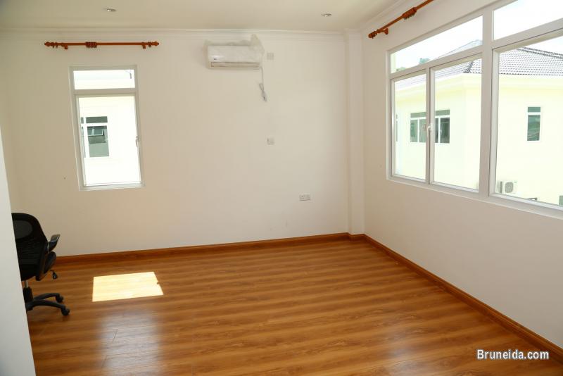 Single room for female (own bathroom and toilet) - image 5